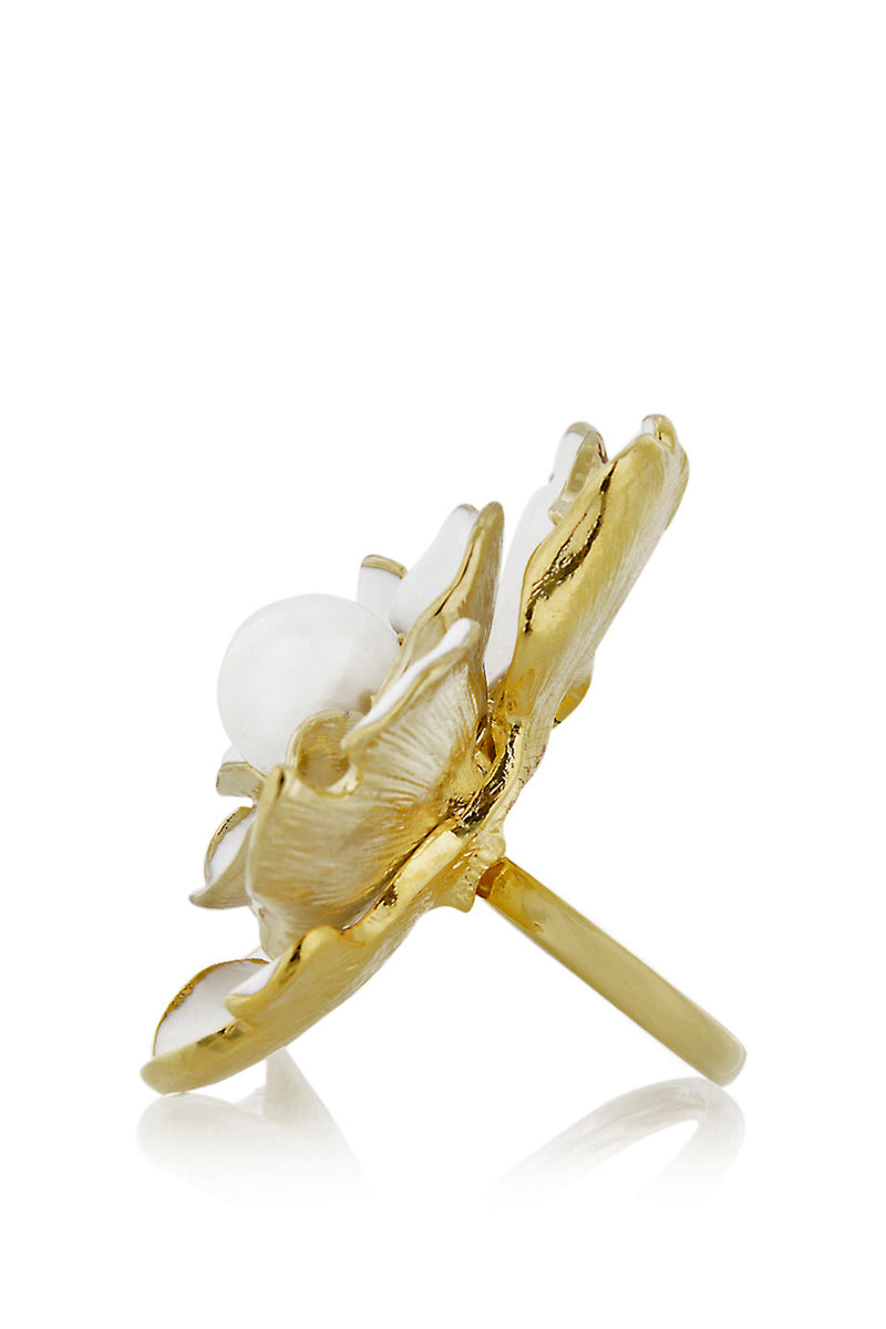 KENNETH JAY LANE - CAMELIA White Flower Ring – PRET-A-BEAUTE