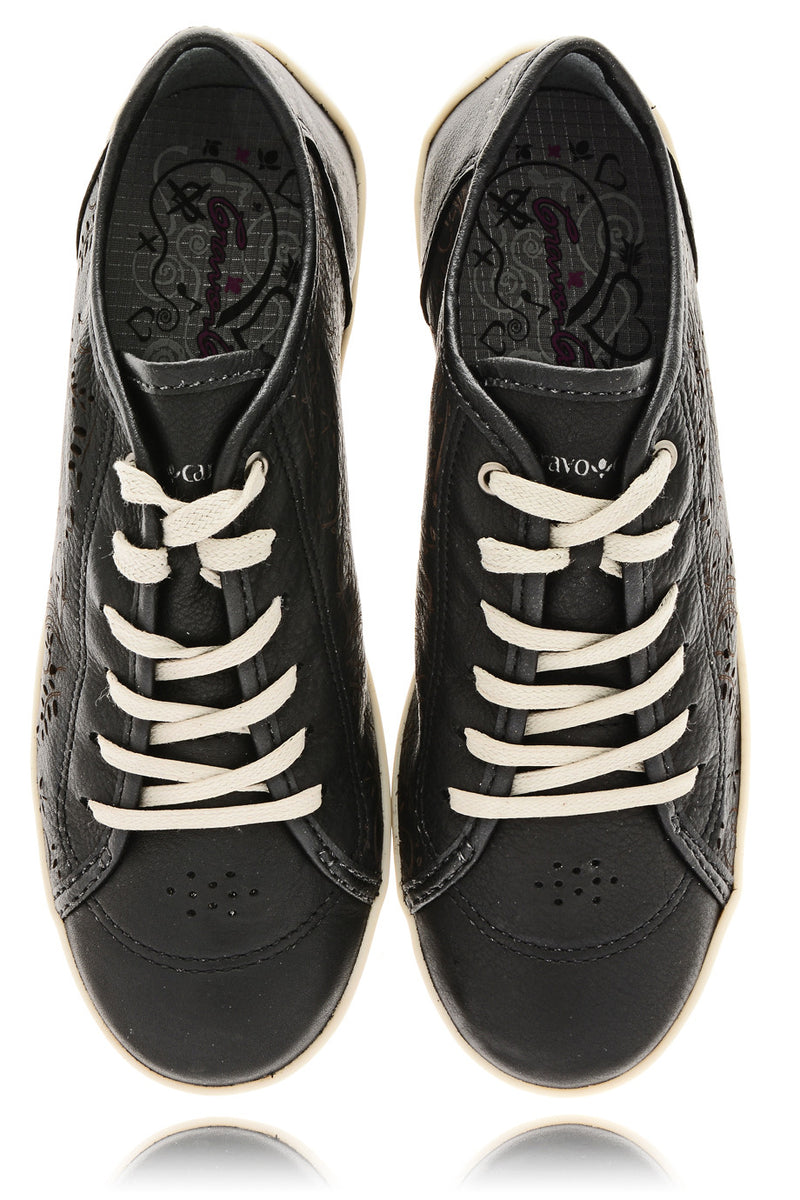 CRAVO & CANELA CINNA Black Cut-Out Leather Sneakers