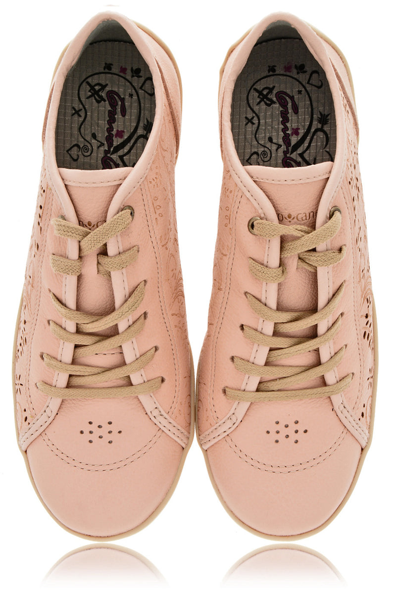 Women's Cinnamon and Beige Lace Up Sneakers | Size 5.5