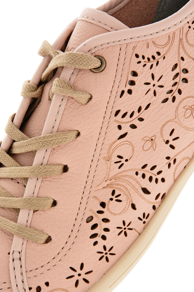 CRAVO & CANELA CINNA Creamy Rose Cut-Out Leather Sneakers